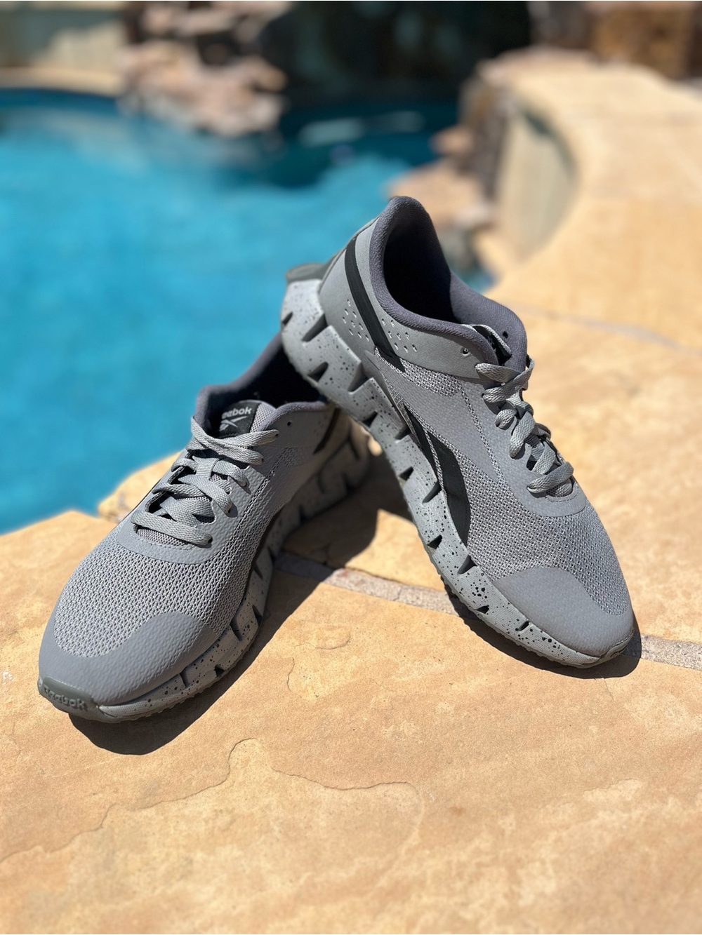 Zig Dynamica STR Reebok Men's Athletic Sneakers in Light Gray